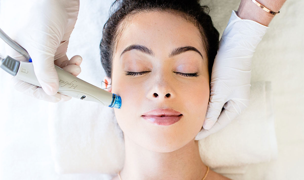 Traitement hydrafacial